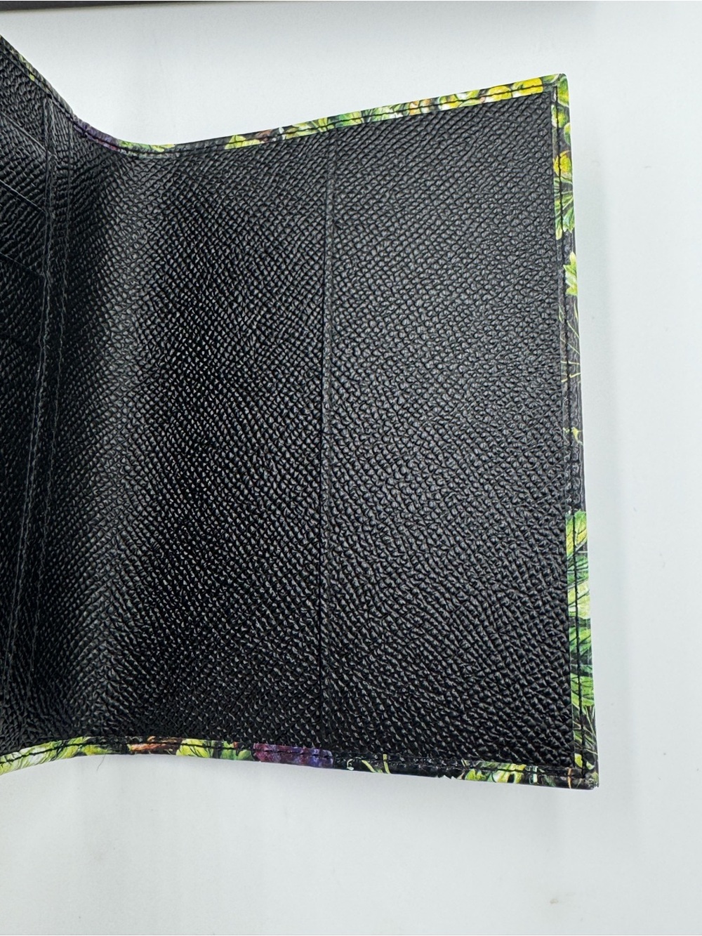 Dolce & Gabbana Passport Holder with Grape Motif - NIB - Picture 5 of 6